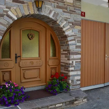 Schusterhof مزرعة للإقامة *